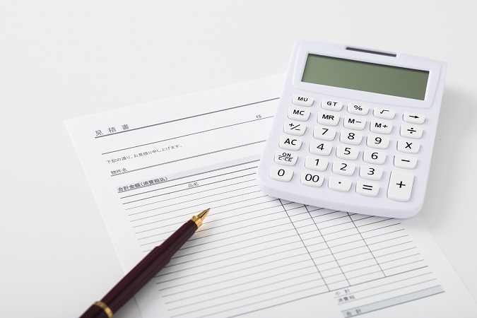 電卓と見積書